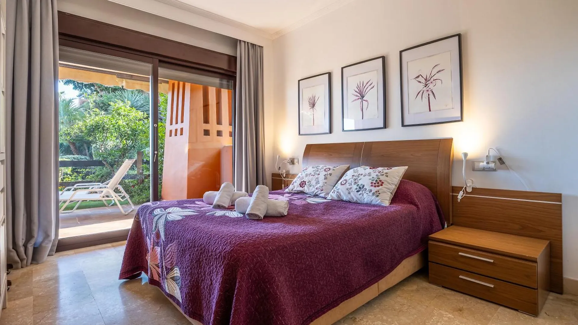 Apartment Bougainvillea Retreat, Espacioso Terraza & Parking