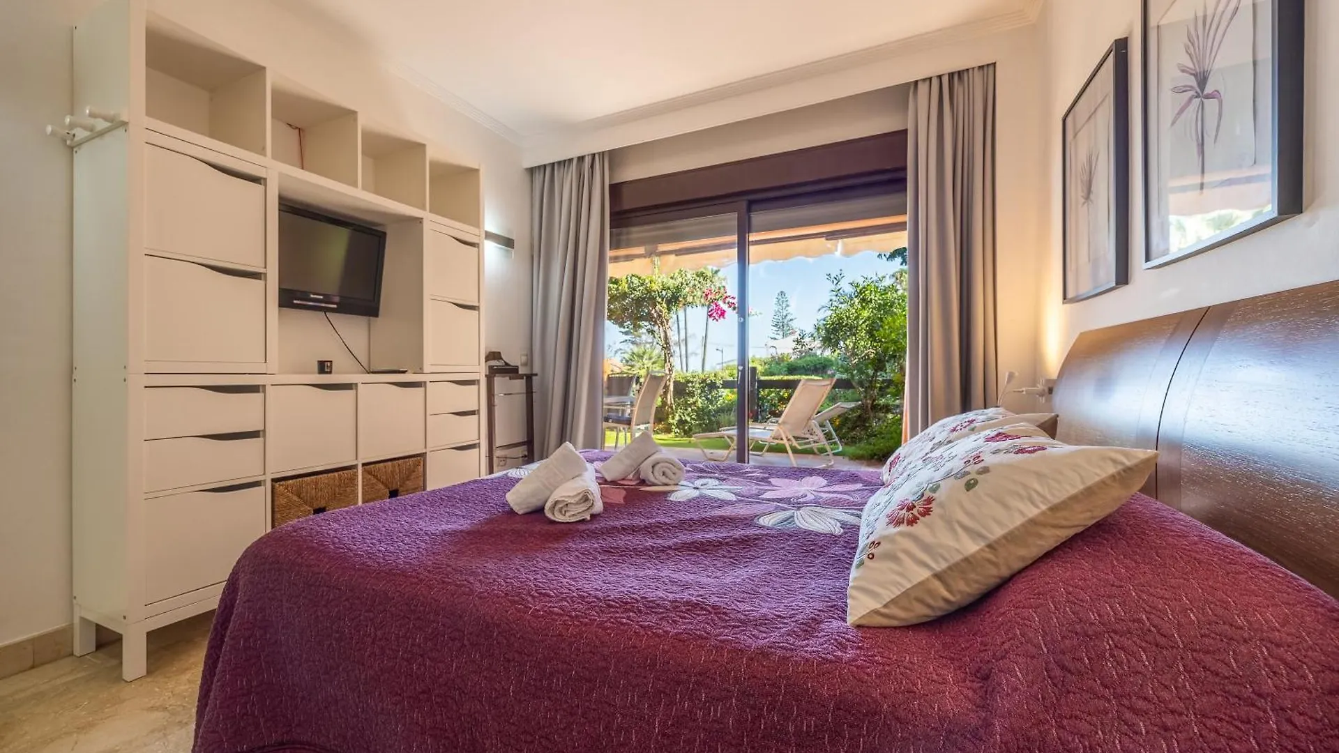Bougainvillea Retreat, Espacioso Terraza & Parking