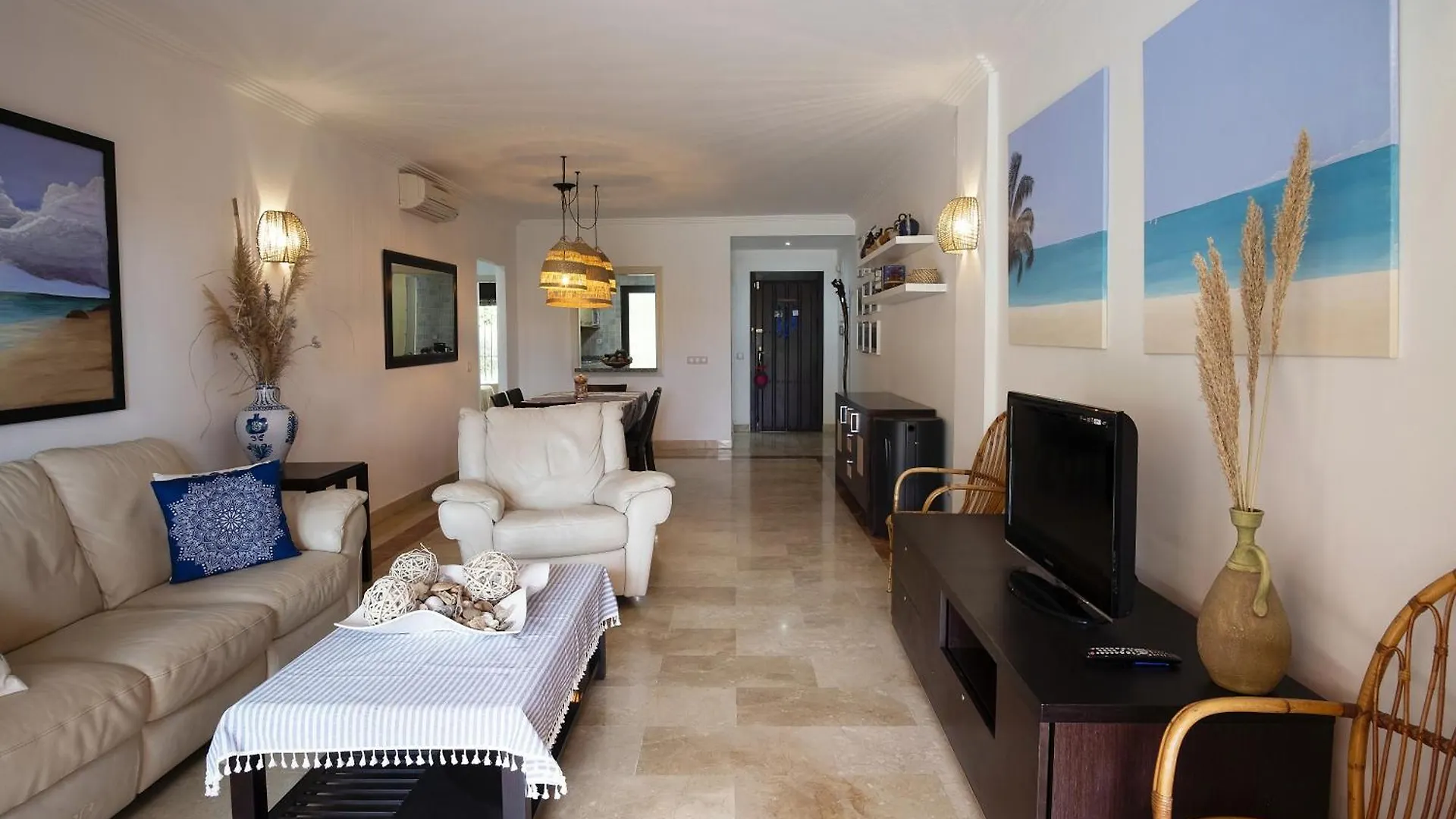 Bougainvillea Bay Estepona With Parking 0*,