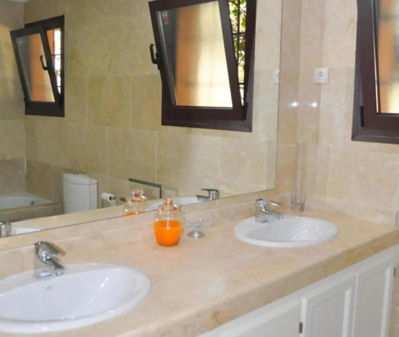 Bougainvillea Bay Estepona With Parking Apartment